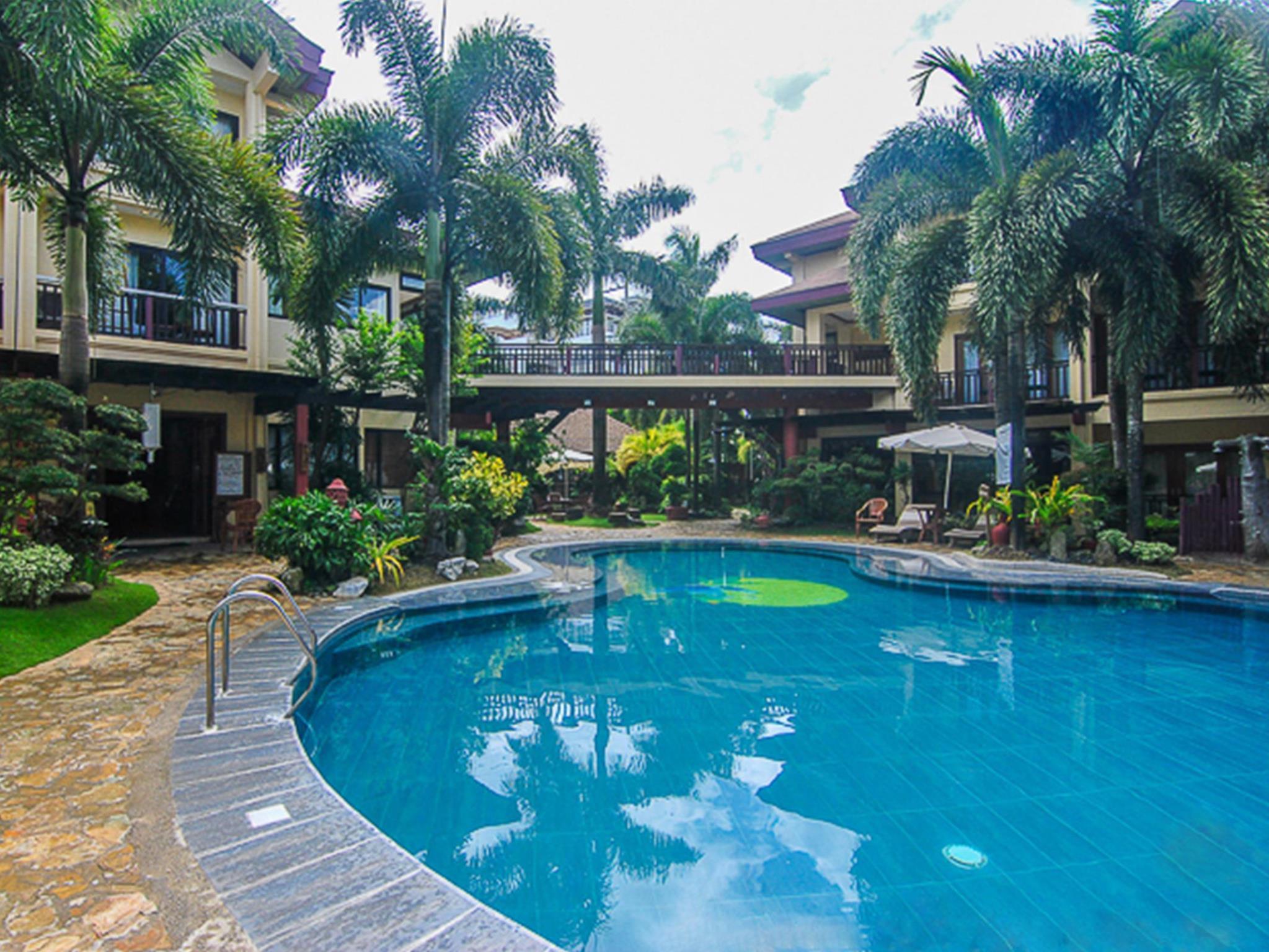 Boracay Tropics Resort Hotel Manoc-Manoc Bagian luar foto